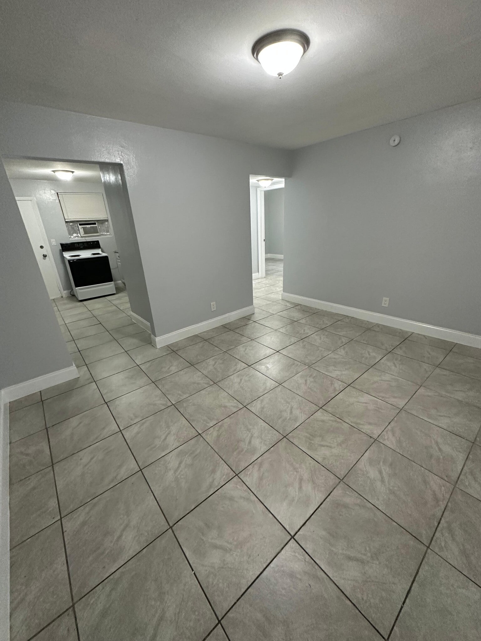 Building Photo - 2004 Palafox St