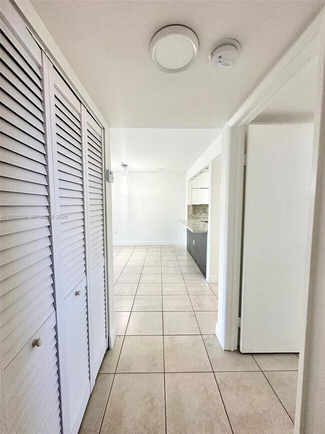 Building Photo - 10315 NW 9th St Cir