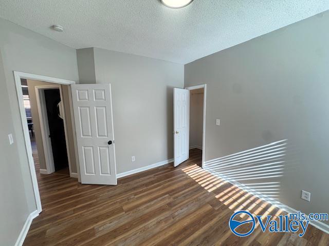 Building Photo - 492 SW Sussex Dr