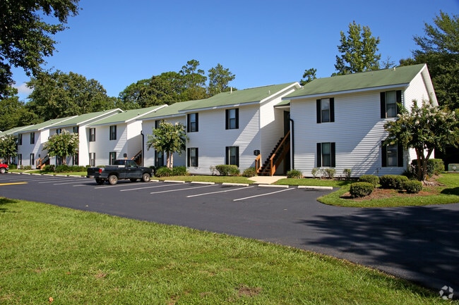 Building Photo - Amelia Apartments and Townhomes