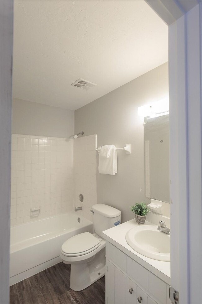 Building Photo - 671 Holyoke Ct