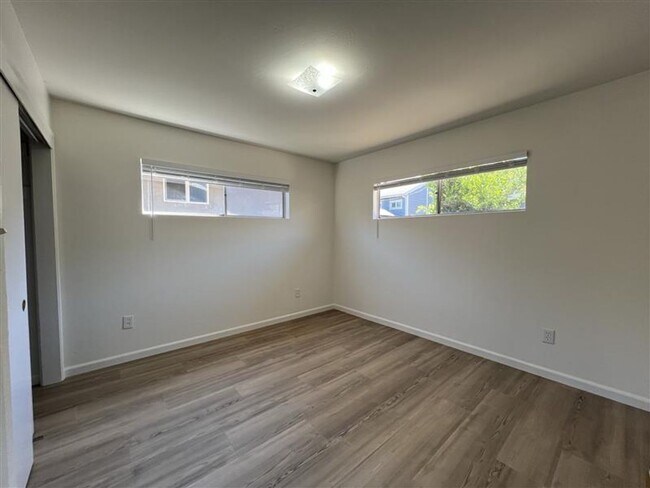 Building Photo - Lovely Historic Folsom 2 Bedroom Home on Corner Lot