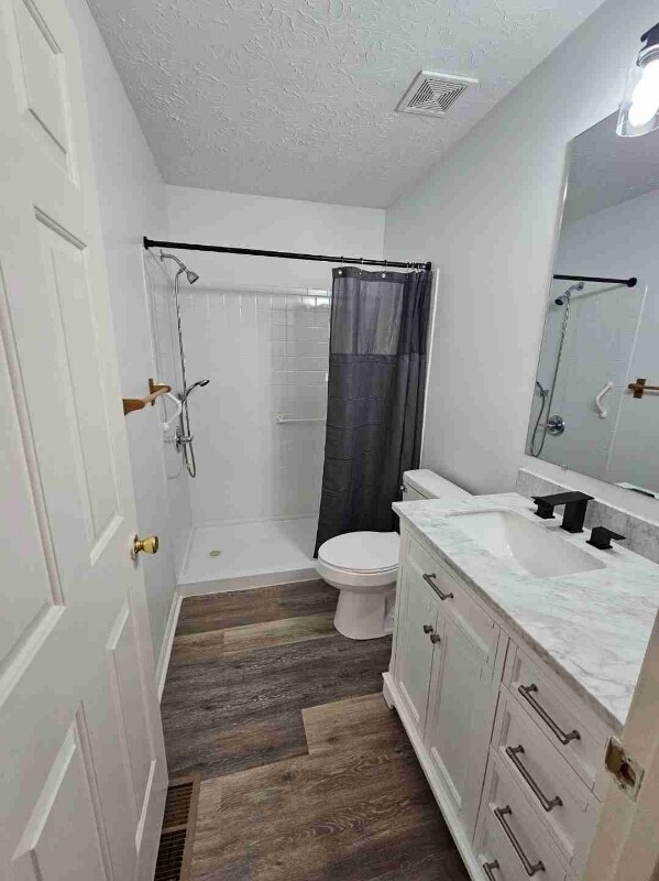 Building Photo - 758 Oleander Ct