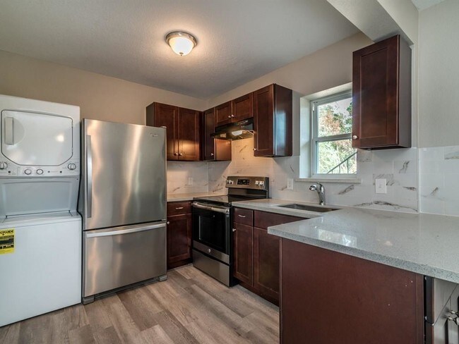 Building Photo - 1819 Cove Park Dr