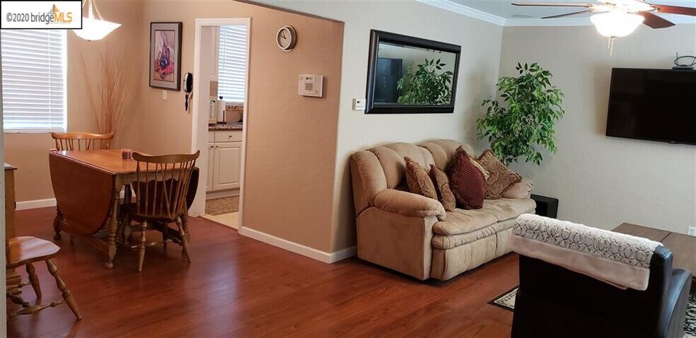 Building Photo - 223 California Ave