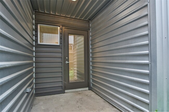 Building Photo - 319 Sydnor St