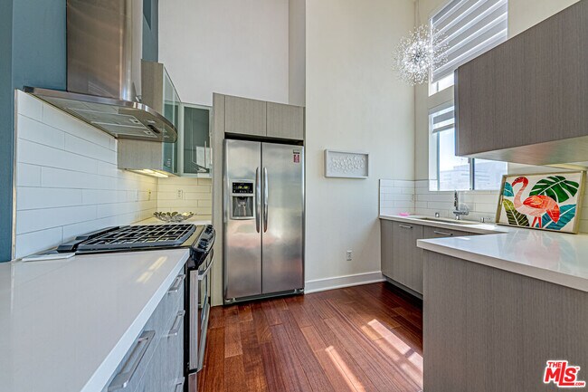 Building Photo - 600 Ridgeley Dr