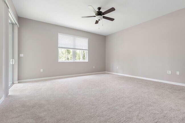 Building Photo - Home for rent on the lake !