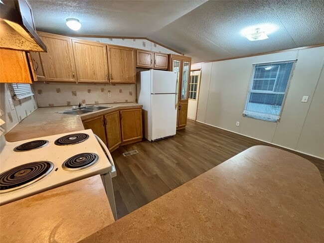 Building Photo - 13295 Pecan Tree Dr