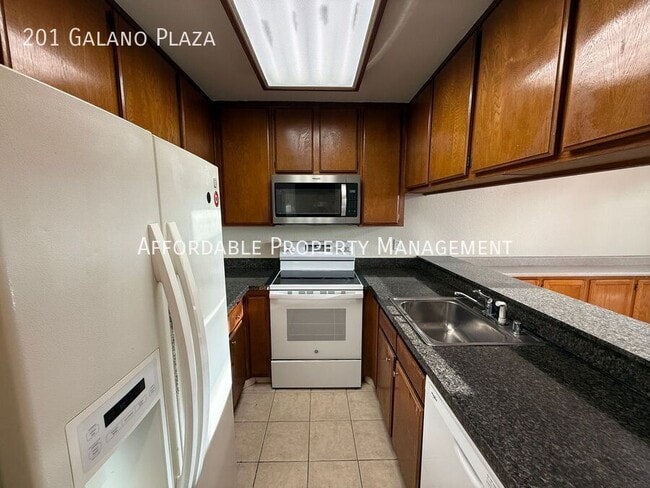 Building Photo - 201 Galano Plaza