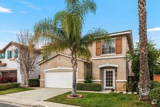Building Photo - Beautiful 3BD/2.5BA In The Highly Coveted ...