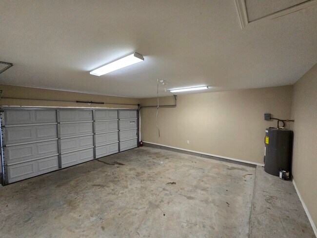 Building Photo - 5821 Doctorado Dr