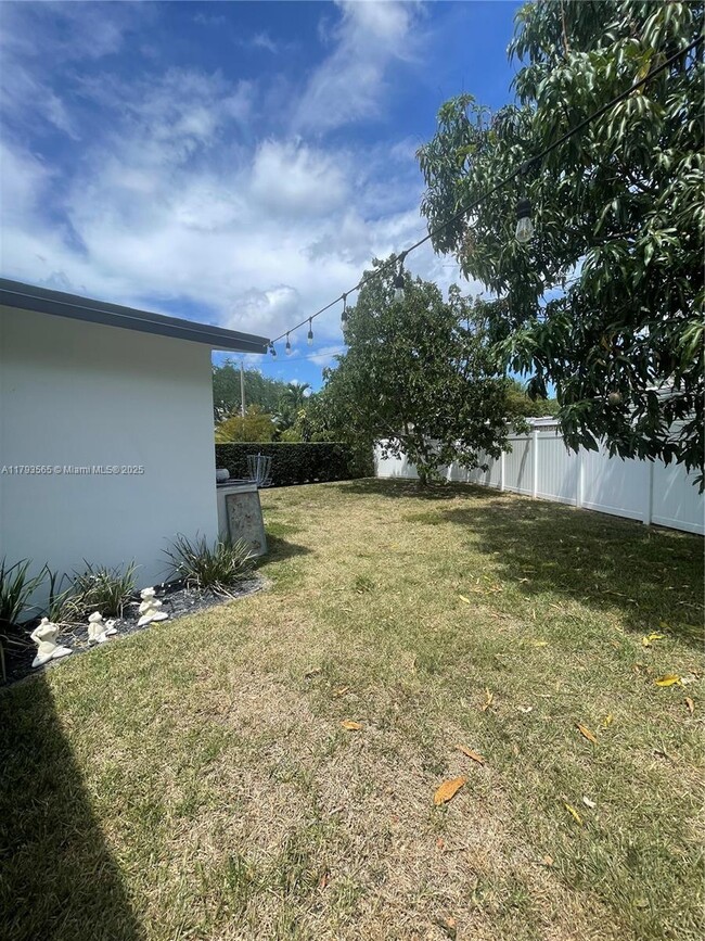 Building Photo - 9770 SW 85th Terrace
