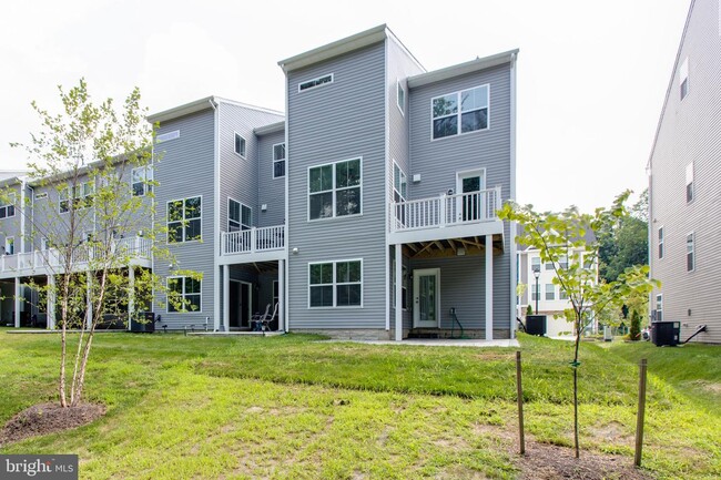 Building Photo - 2546 Buckthorn Dr