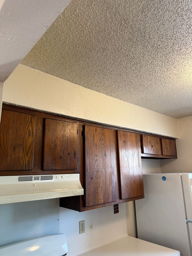 Building Photo - North Austin Duplex: Two Weeks FREE!!!