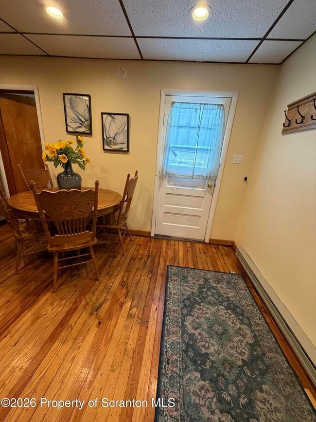 Building Photo - 711 Main St