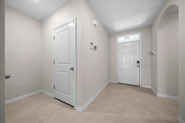 Building Photo - Move-In Ready! Beautiful 4-Bedroom Home with Modern Finishes & Room to Grow