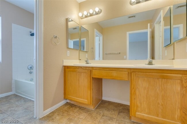 Building Photo - 1401 Sycamore Spring Ct