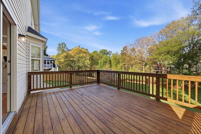 Building Photo - 1600 Old Brook Rd