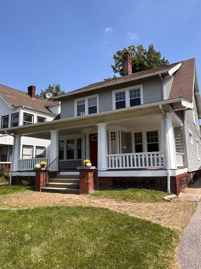 Building Photo - 3230 Euclid Heights Blvd