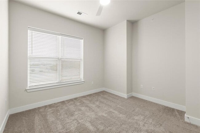 Building Photo - 2648 Sandy Plains Rd