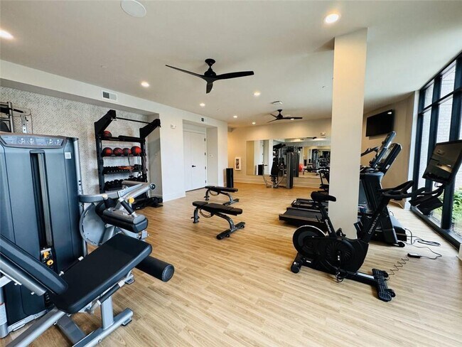Building Photo - 2648 Sandy Plains Rd