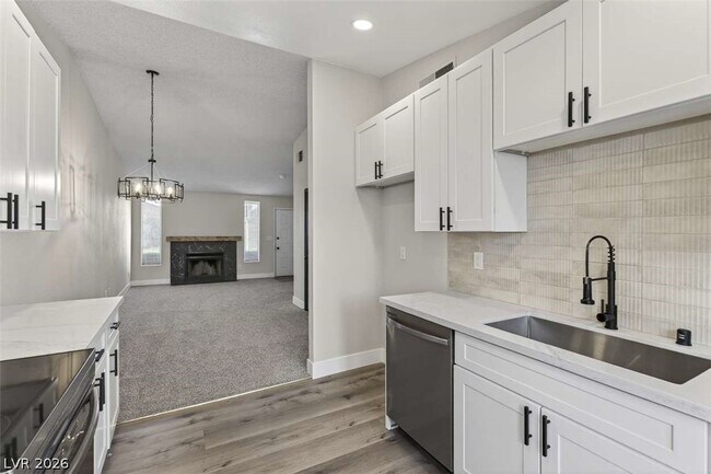 Building Photo - 6529 Pinon Pine Way