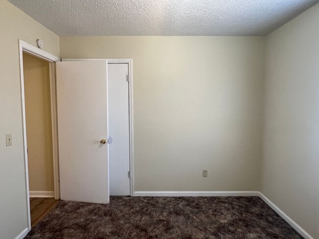 Building Photo - Cute Home in Cochran