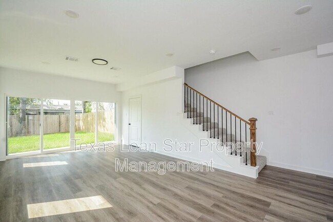 Building Photo - 4358 Clover St