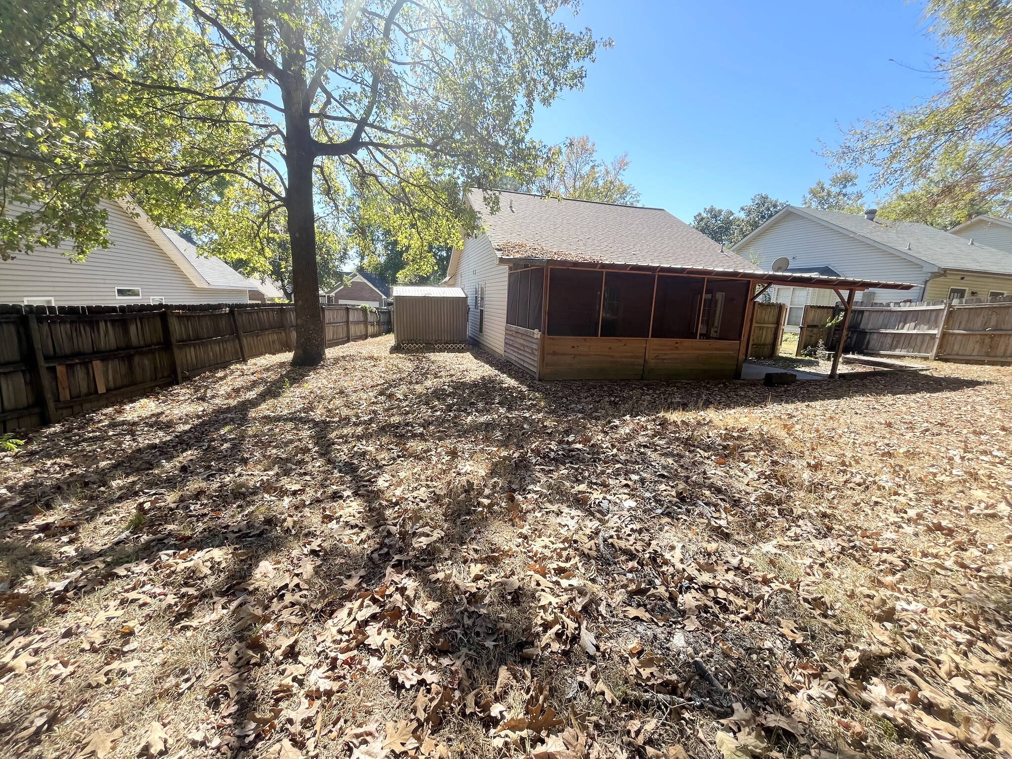 Building Photo - 9458 Brook Forest Cir