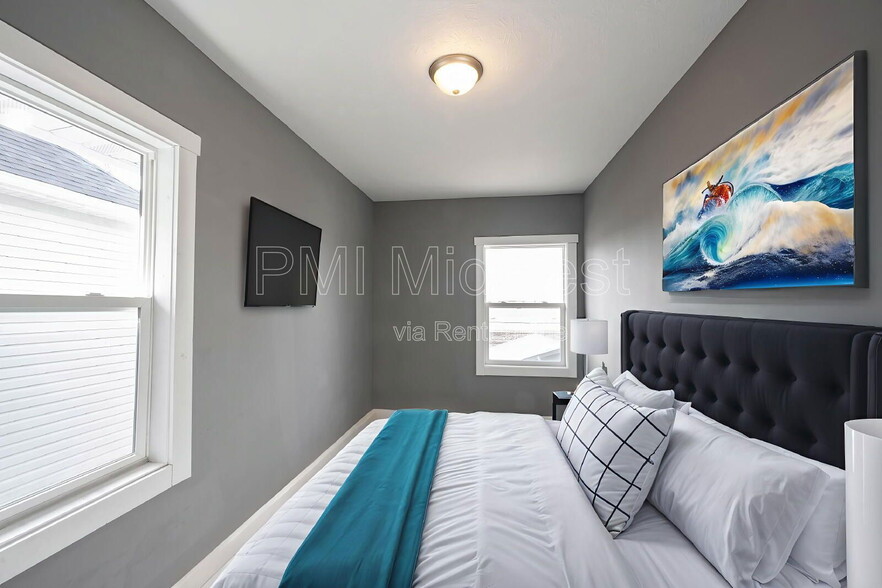 Building Photo - 22 N Euclid Ave