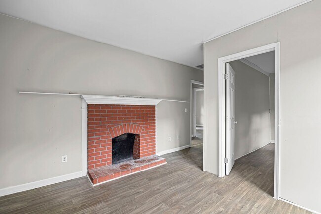 Building Photo - Upstairs Duplex Unit with 3 bedrooms and 2 baths.  Westside Atlanta, 30314