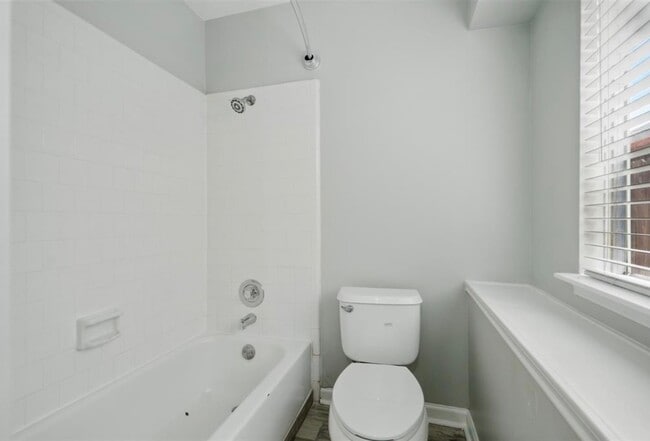 Building Photo - 14403 Wandering Wood Dr