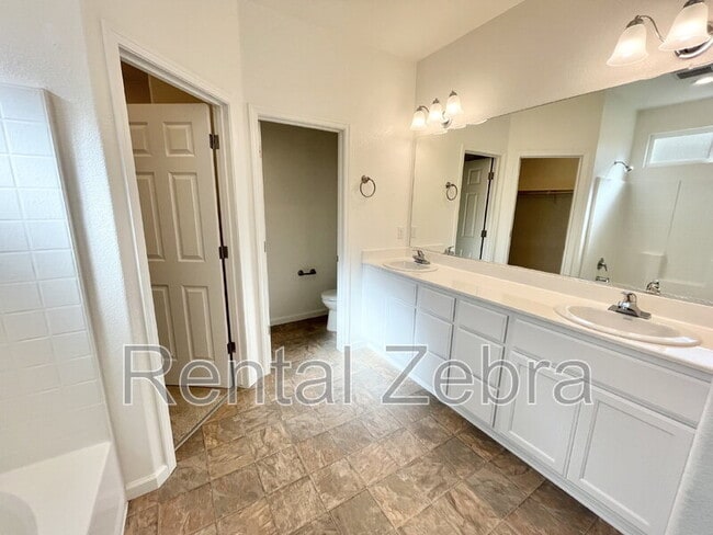 Building Photo - 1487 Bianchi Ln