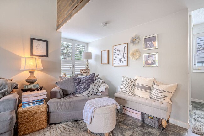 Building Photo - 137 Cordillo Pkwy