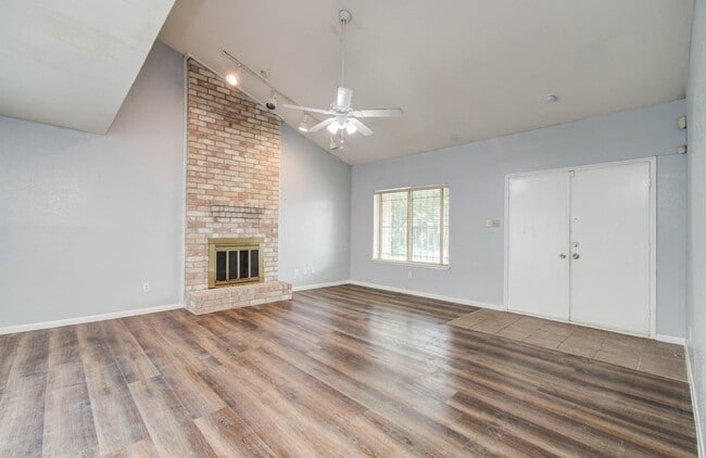 Building Photo - 6326 Briar Terrace Dr