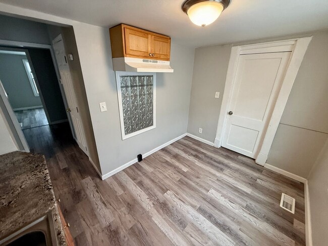 Building Photo - 3 Bed 1 Bath - Single family house, Taylor-Berry Neighborhood