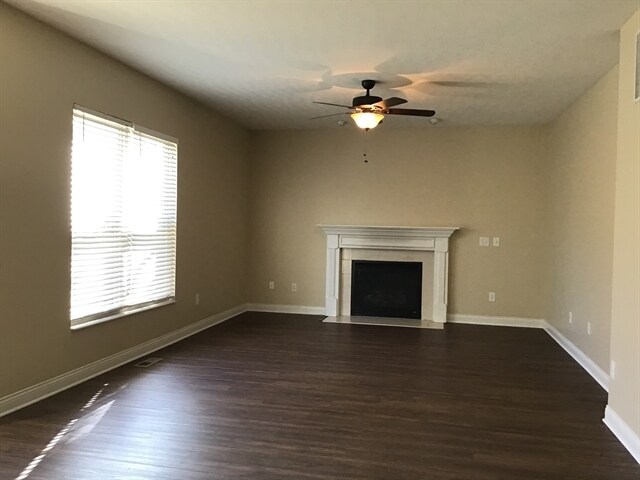 Building Photo - 270 Huntington Dr