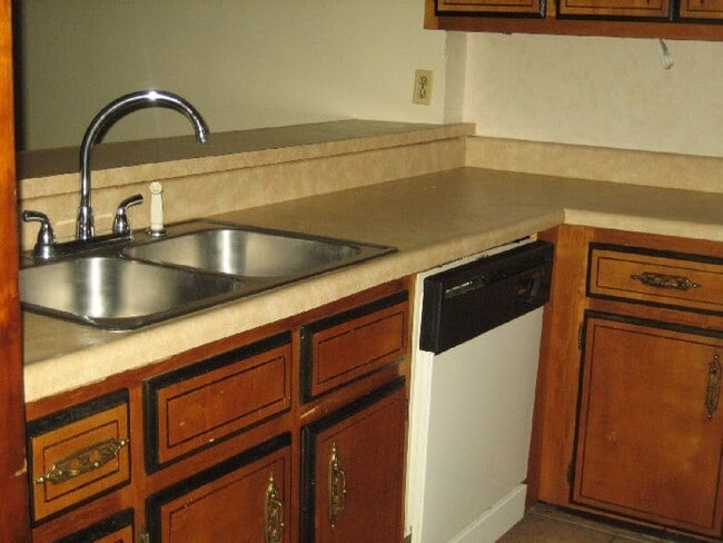 Building Photo - LAKE PARK CONDO