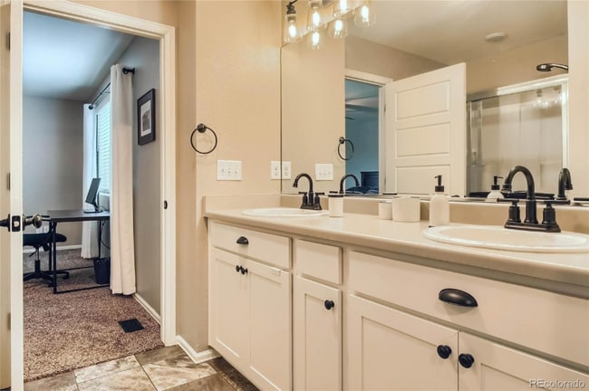 Building Photo - 11660 Parksouth Ln