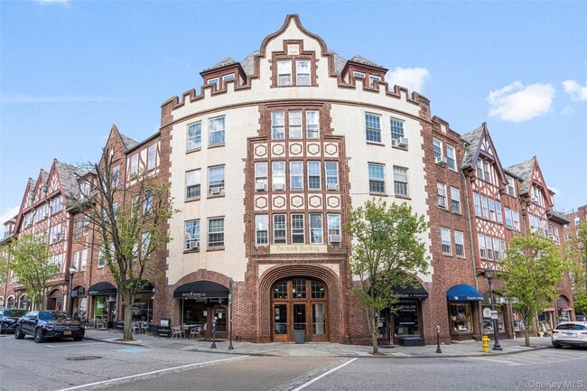 Building Photo - 26 East Pkwy