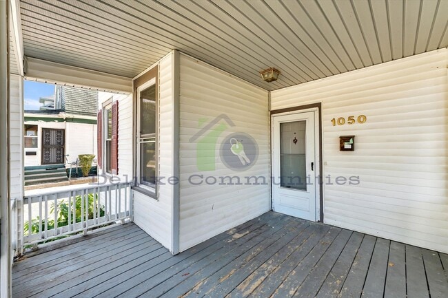 Building Photo - 3 Bedroom Eastown Home!