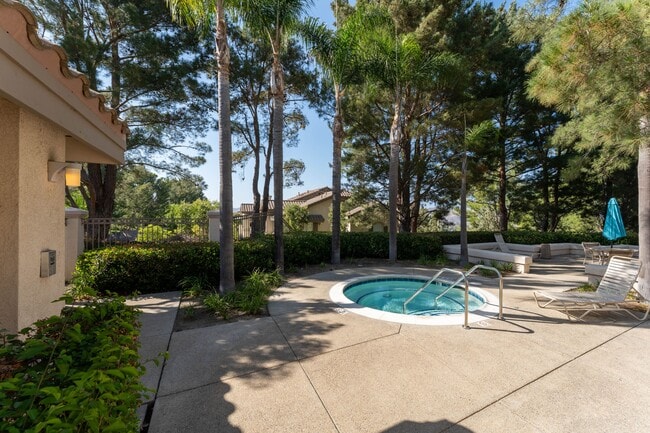 Building Photo - 1010 S Farralon Ln