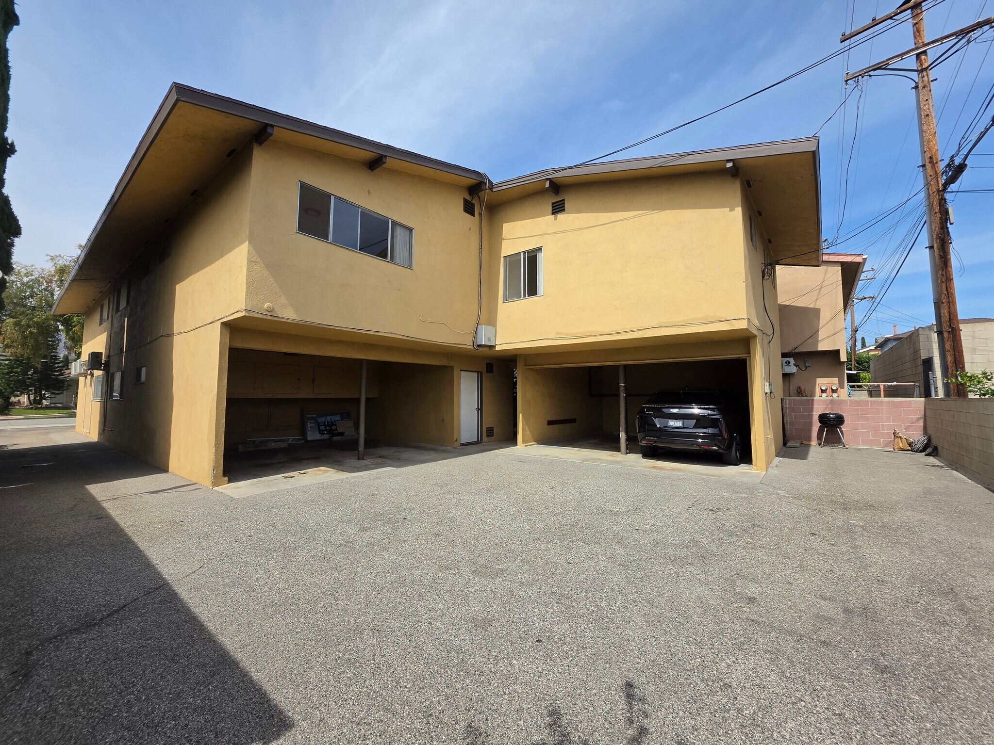 Building Photo - 620 W Lexington Dr