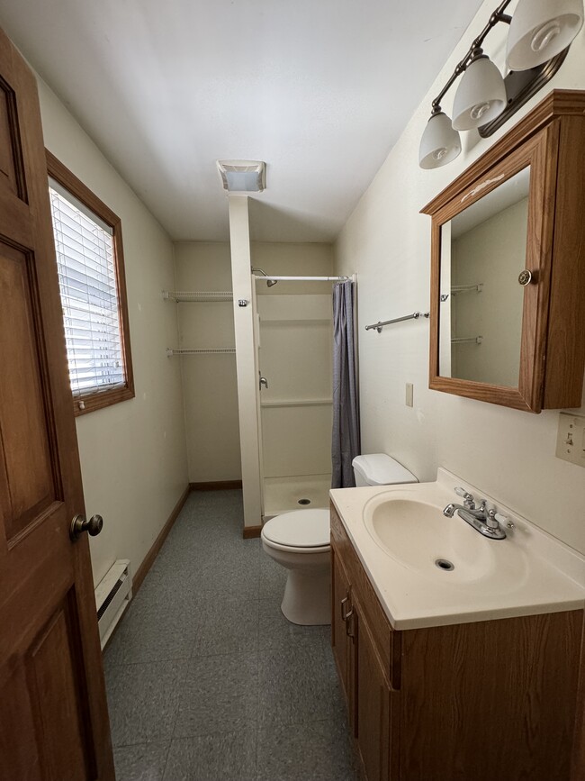 Bathroom - 11R Lake Dr