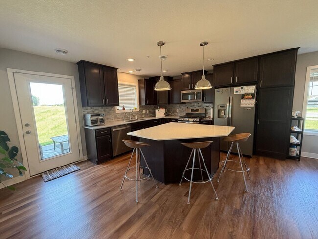 Building Photo - 4782 Martingale Dr