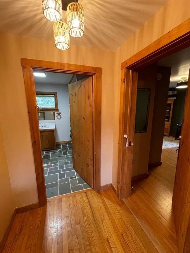 Building Photo - Charming 3BR House in Granville