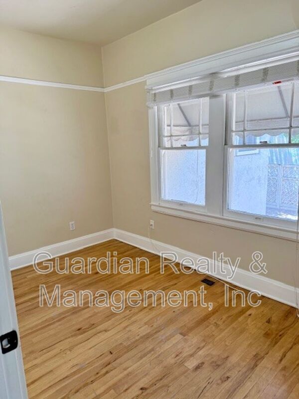 Building Photo - 59 W Encanto Blvd
