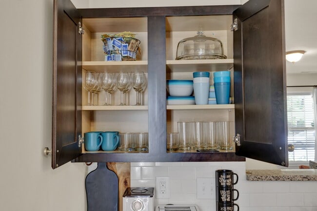 Building Photo - 565 Stockton Way