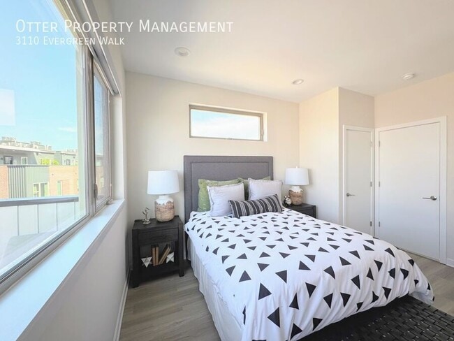 Building Photo - 3110 Evergreen Walk